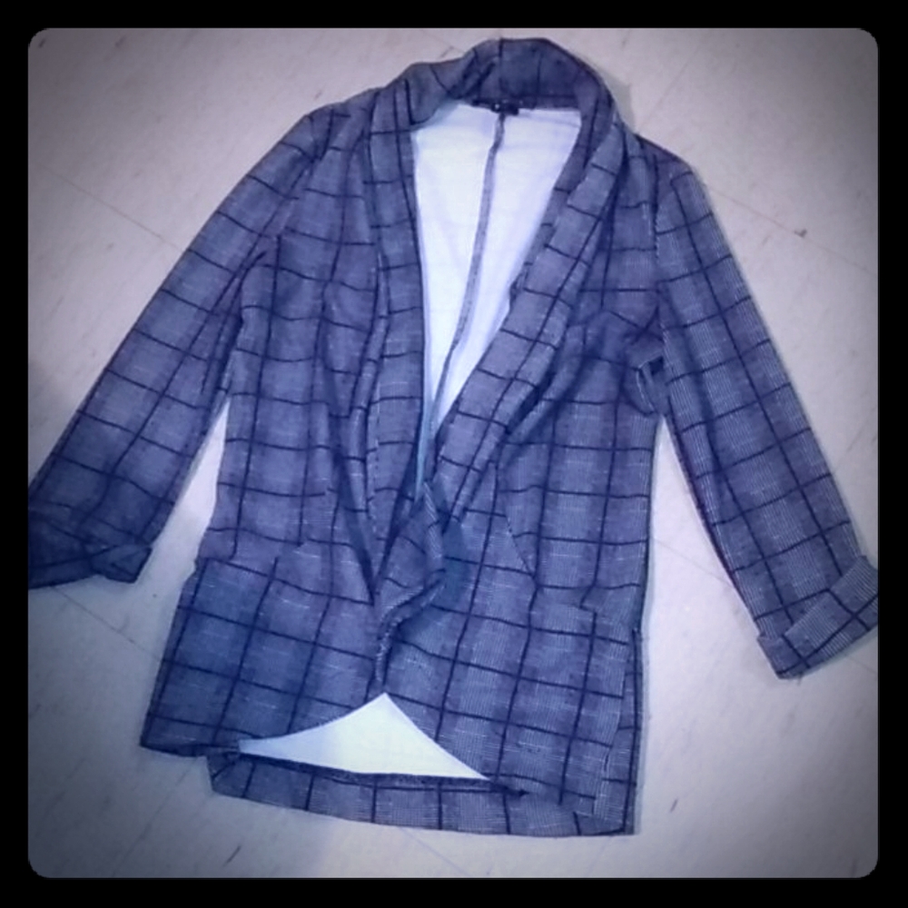 3/$20-Pull over sweater blazer